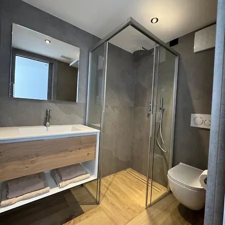 Giacinto Apartment *